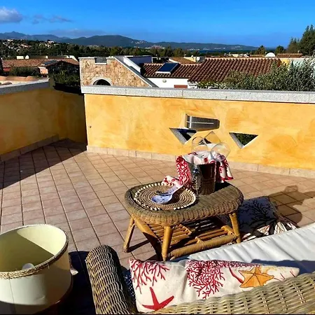 Semesterbostad Casa Conchiglia - Mit Dachterrasse Und Panoramablick Auf Berge Und Tanaunella